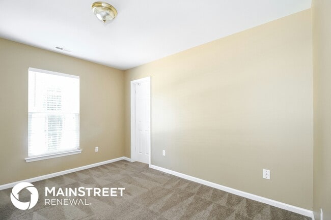 Building Photo - 3855 Thornaby Cir