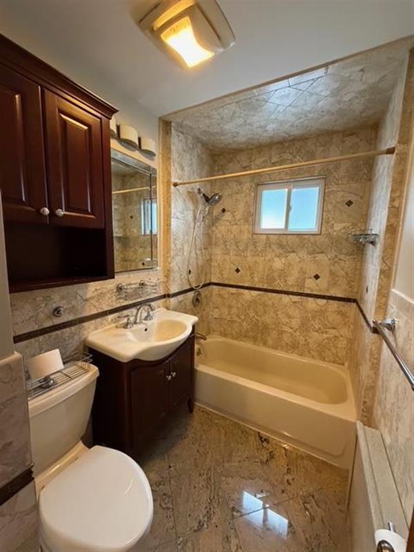 Building Photo - 33 Lafayette St