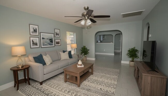 Building Photo - 4826 Bristol St