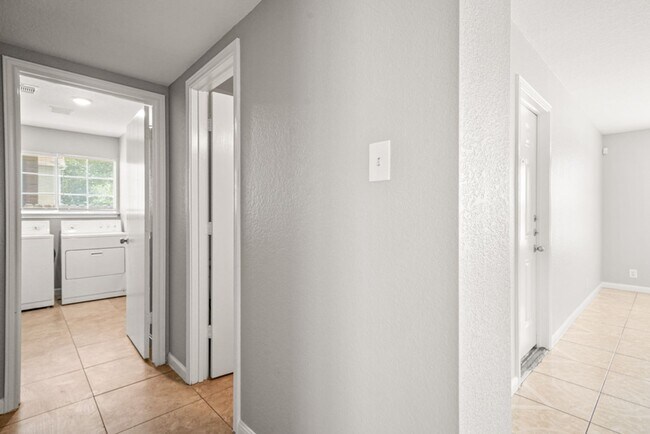 Building Photo - Four Bedroom Rental in Bridgewood!