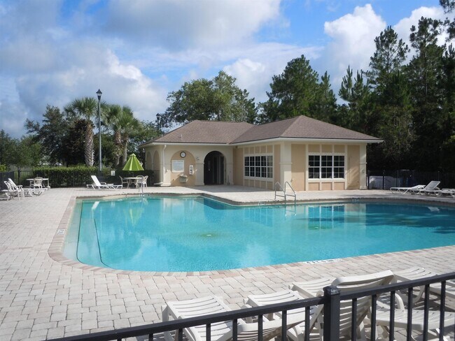 Building Photo - 2109 Golden Lake Loop