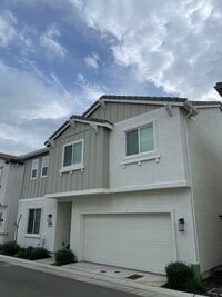 Building Photo - BEAUTIFUL SOLAR  2 STORY HOME IN NATOMS! 4...