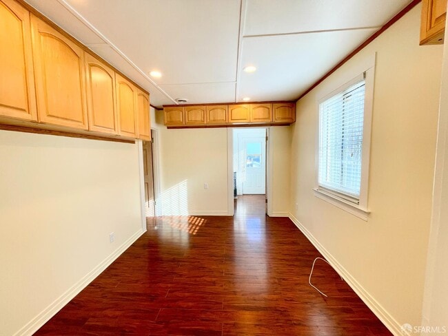 Building Photo - 2 Brighton Ave