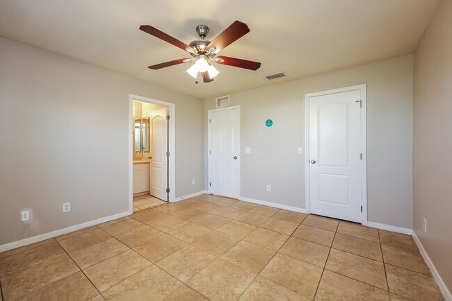 Building Photo - 3100 22nd St SW