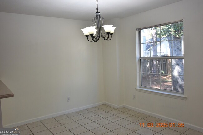 Building Photo - 202 Hallowes Dr S