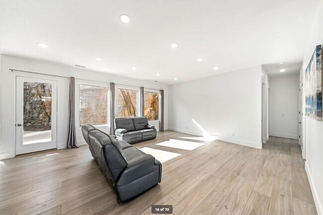 Building Photo - 2548 E 1480 S