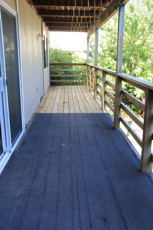 Building Photo - 1726 - South 5th Street Duplex