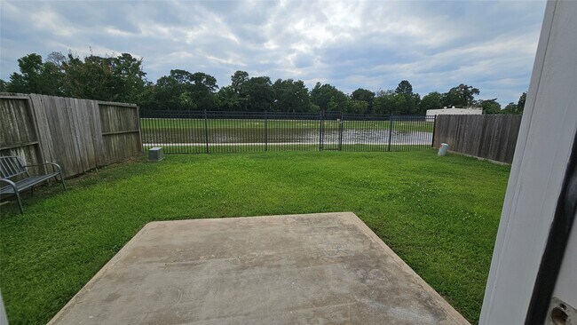 Building Photo - 22135 Greengate Dr
