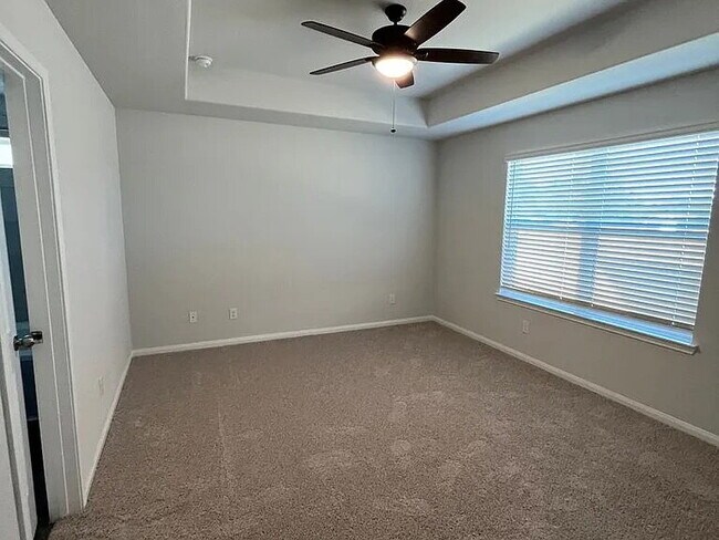 Building Photo - 973 Rice Dr