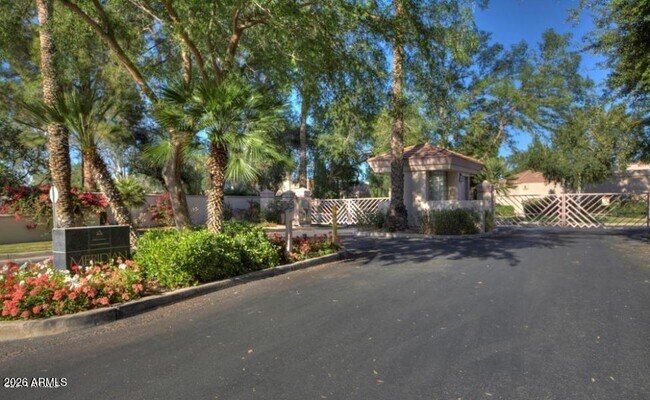 Building Photo - 7771 E Foxmore Ln