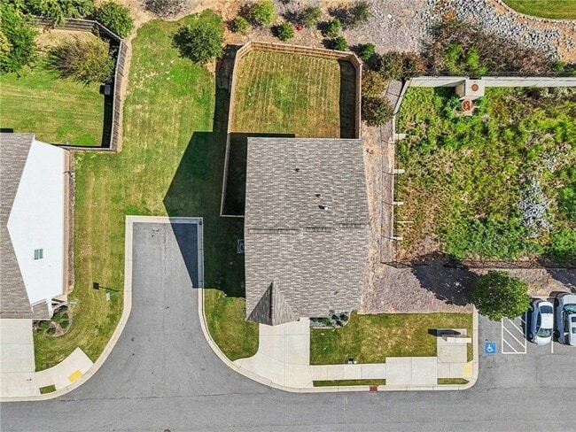 Building Photo - 3890 Clarington Dr