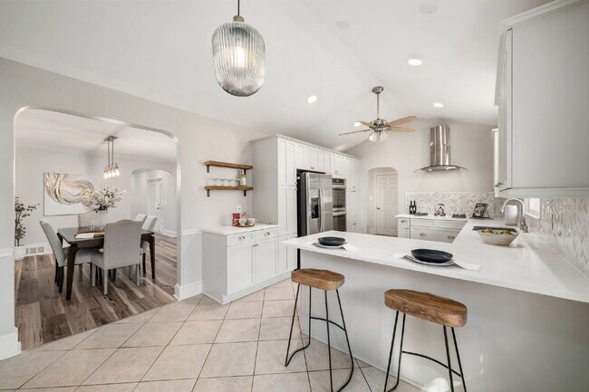 Building Photo - Move in before December 31st and get $100 OFF your rent for the first 3 months — PLUS a $250 Amaz...