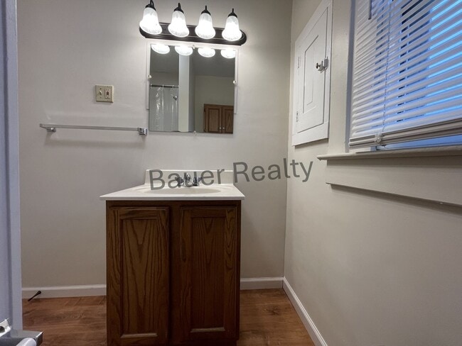 Building Photo - Large Four Bedroom Home