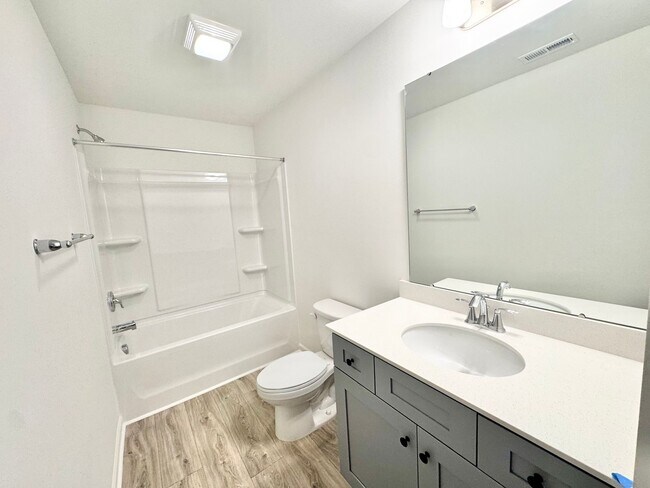 Building Photo - 4 br 2.5 ba home in the Kensington community  READY May 20TH  Close to I-85