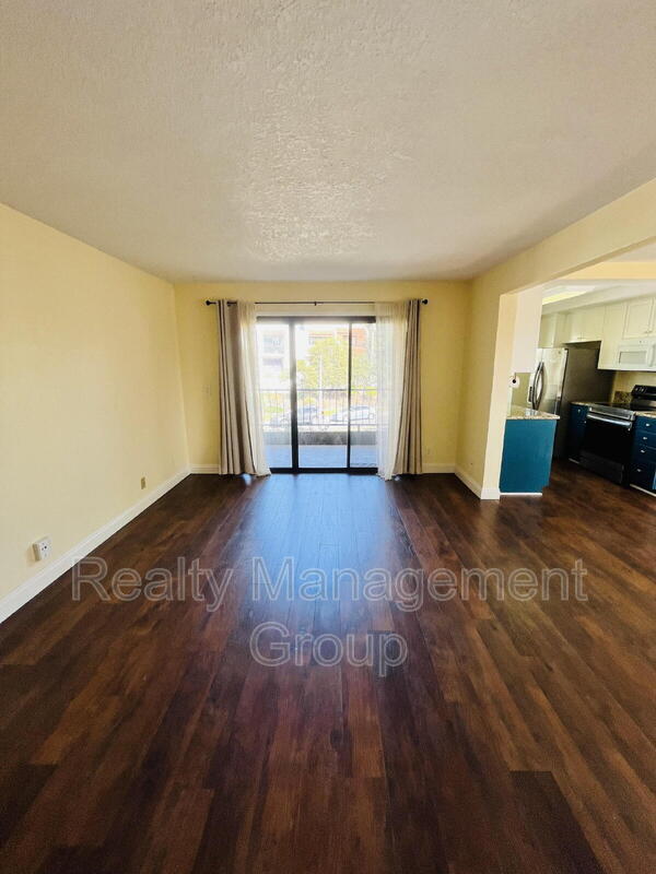 Building Photo - 7360 Park Ridge Blvd