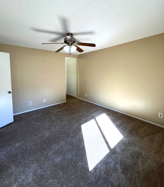 Building Photo - 27949 Tyler Ln