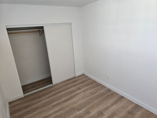 Building Photo - Beautifully Renovated 1 Bedroom Apt - All ...