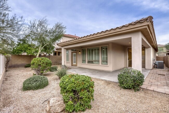 Building Photo - 800 W Howe St