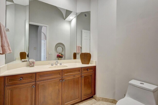 Building Photo - 9315 Via Classico W