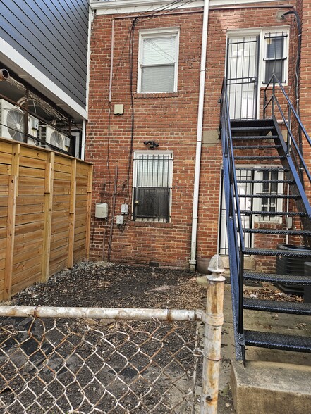 Building Photo - 1722 H St NE