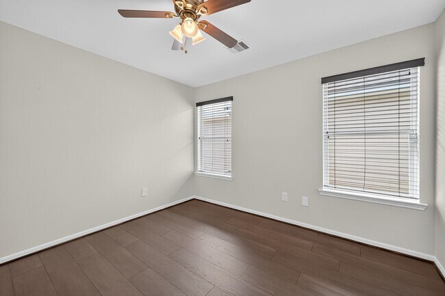 Building Photo - 6115 Shadow Isle Ln