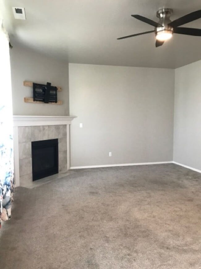 Building Photo - 788 Pronghorn Dr