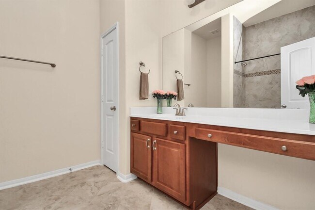 Building Photo - 1122 Boxwood Dr