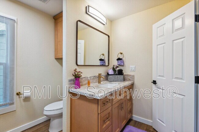 Building Photo - 437 Riverfront Dr