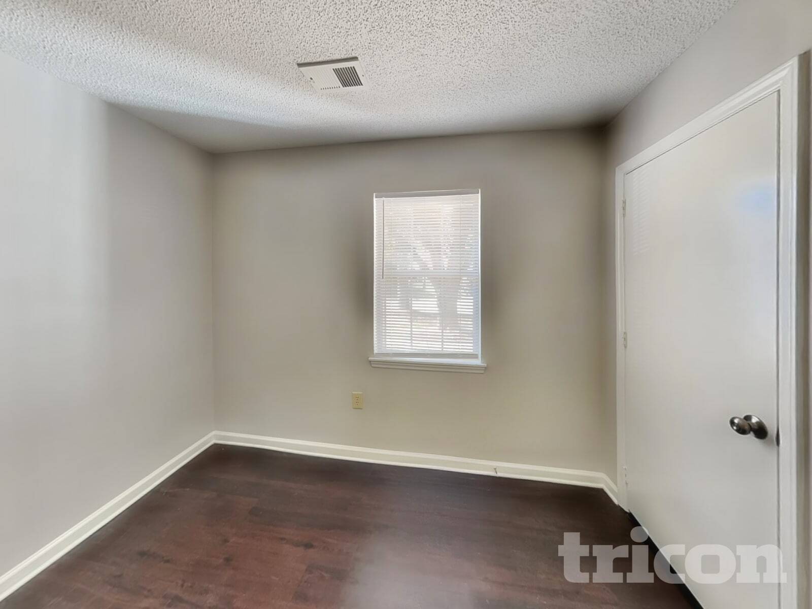 Building Photo - 11622 Calgary Dr