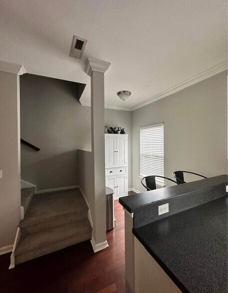 Building Photo - 4116 Perrine St