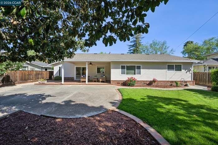 Building Photo - 3114 Santa Paula Dr