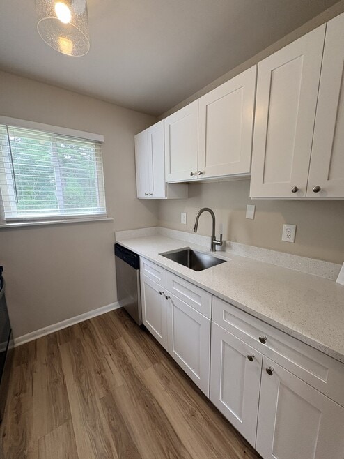 Building Photo - 200 Kilby Shores Dr
