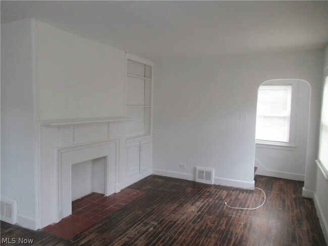Building Photo - 3443 W 120th St