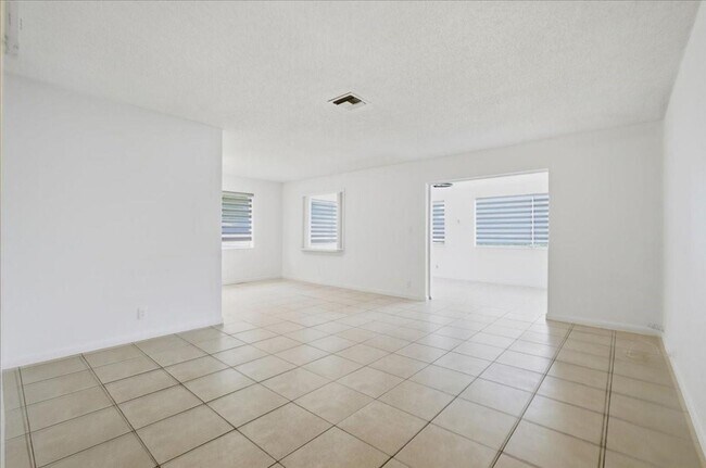 Building Photo - 10151 NW 35th St