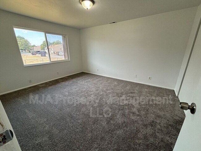Building Photo - 4642 S Arlington Park Dr