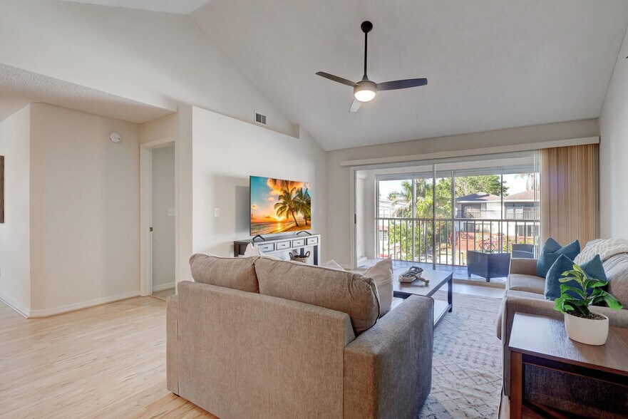 Building Photo - 1501 Chesapeake Ave