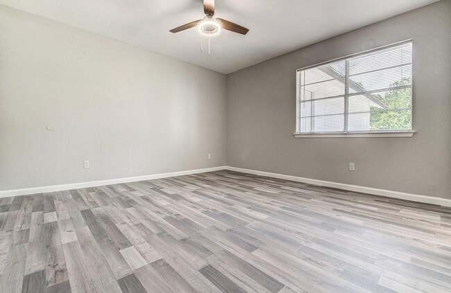 Building Photo - 5203 Bogey Ct