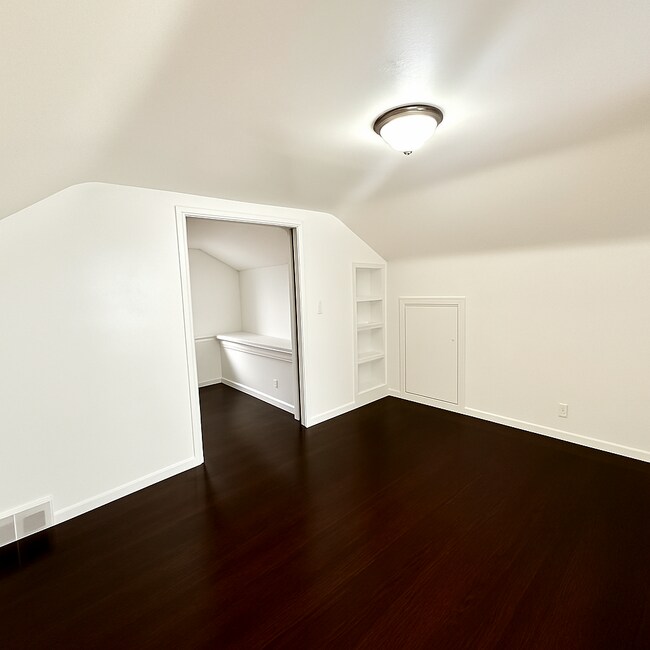 Building Photo - 9219 McKinney St