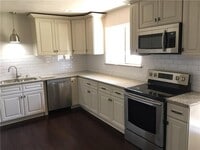 Building Photo - 2521 Brennan Dr