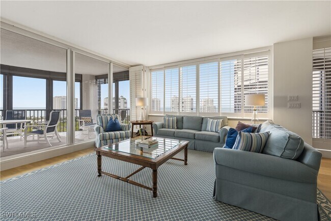 Building Photo - 8990 Bay Colony Dr