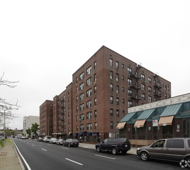 86-35 Queens Blvd - 8635 Queens Blvd