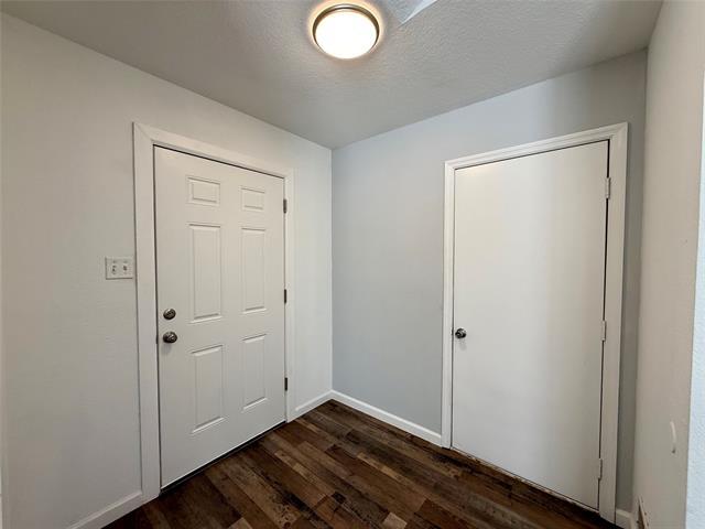 Building Photo - 2611 Fountainview Dr