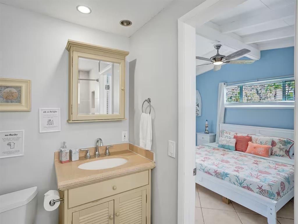 Building Photo - 2525 Gulfstream Ln