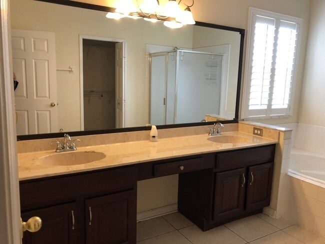 Building Photo - 10522 Angler Ct