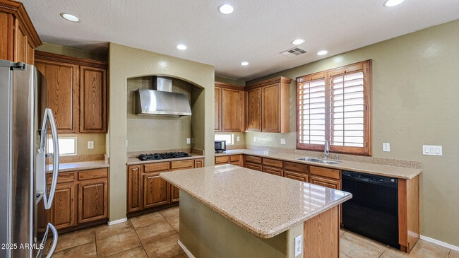 Building Photo - 7015 W Southgate Ave