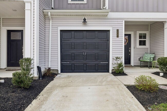 Building Photo - Beautifully maintained and now available as a rental for the very first time!