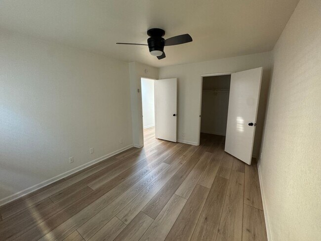 Building Photo - 1343-47 Grove Ave