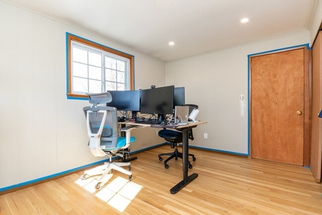 Building Photo - 22 Livoli Rd