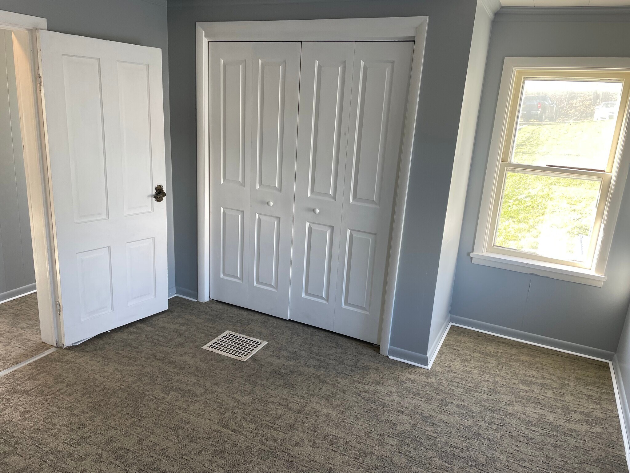 Building Photo - 201 N Main St