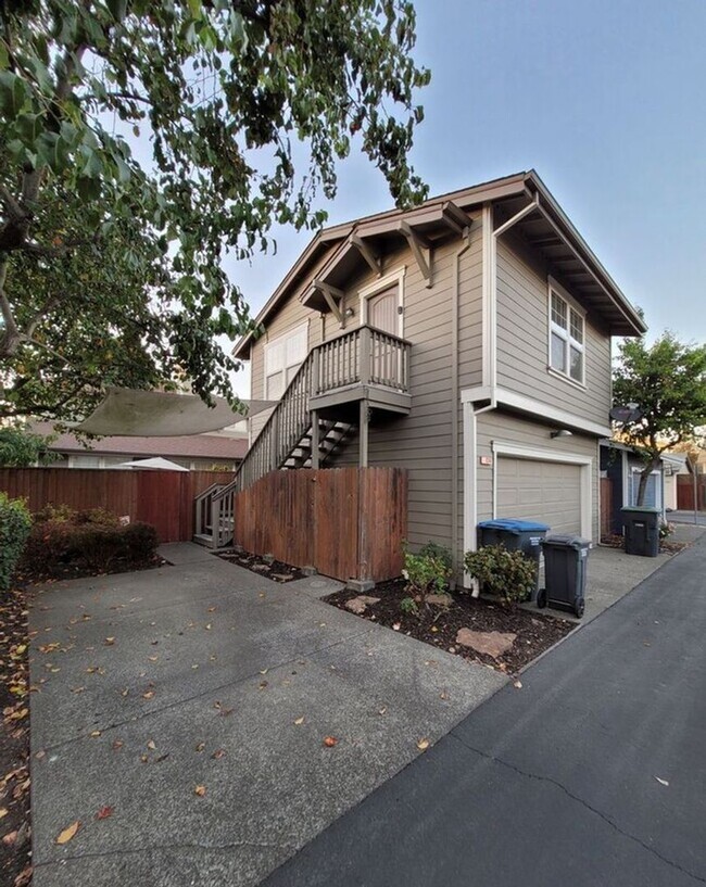 Primary Photo - Charming upstairs granny unit with assigne...